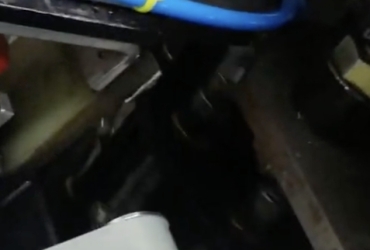 Máquina de Montagem Tampa Tubo de Detergente (Ind. Plástica)